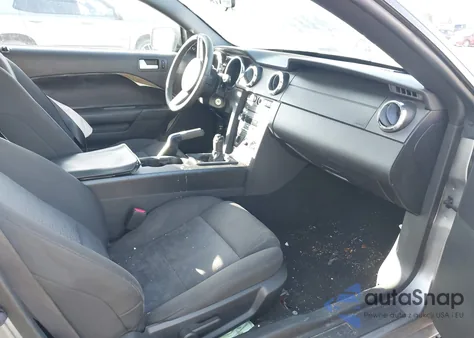 2009 Ford Mustang V6/V6 Premium z USA, uszkodzony, nr VIN 1ZVHT80N495114004